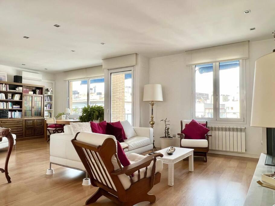 Moderno Y Amplio Apartamento En El Centro De Росас Экстерьер фото