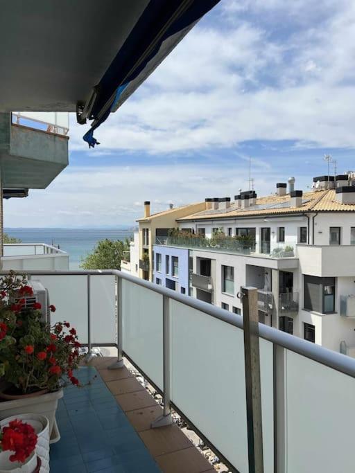 Moderno Y Amplio Apartamento En El Centro De Росас Экстерьер фото